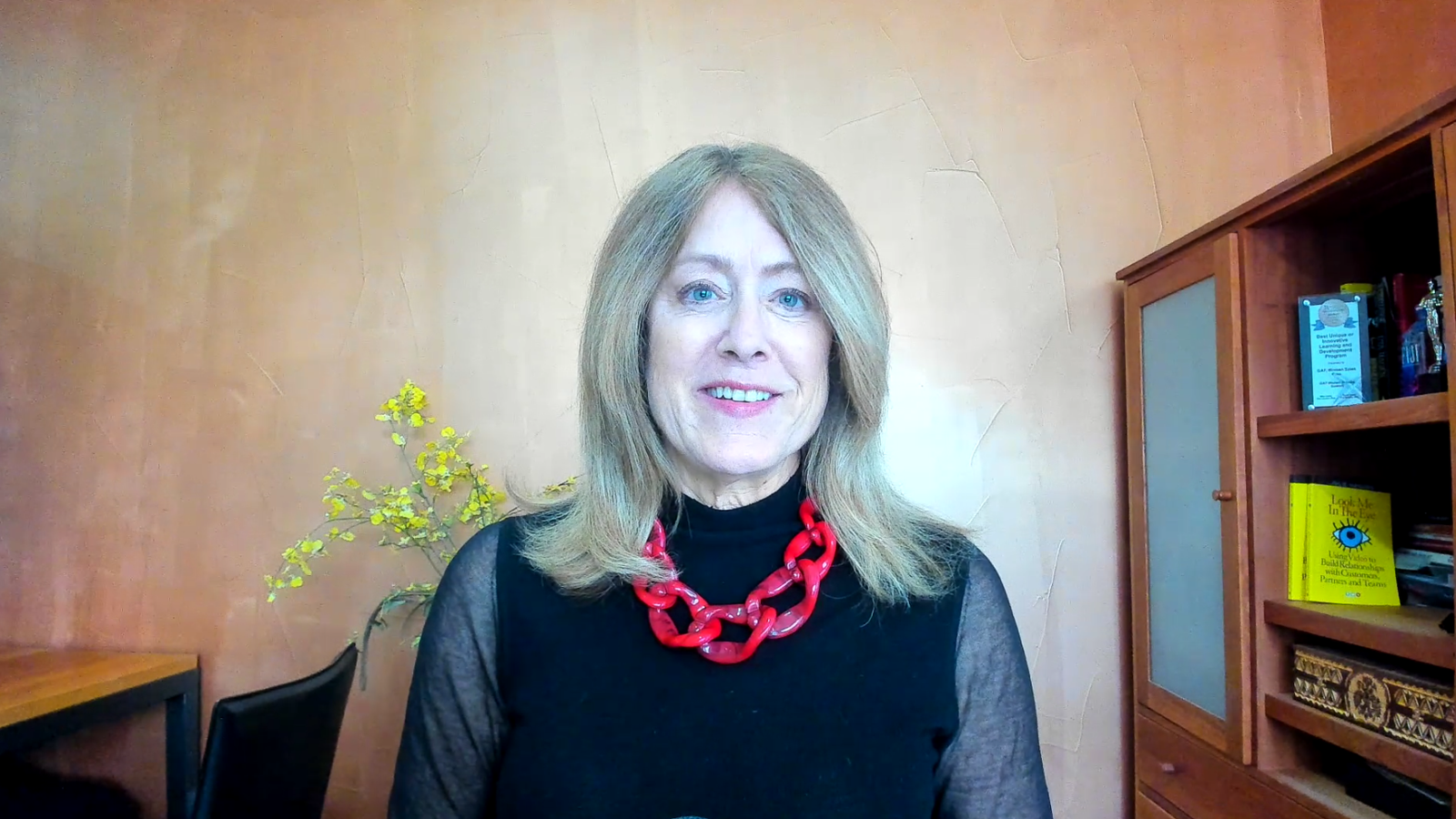 black with red necklace (2)